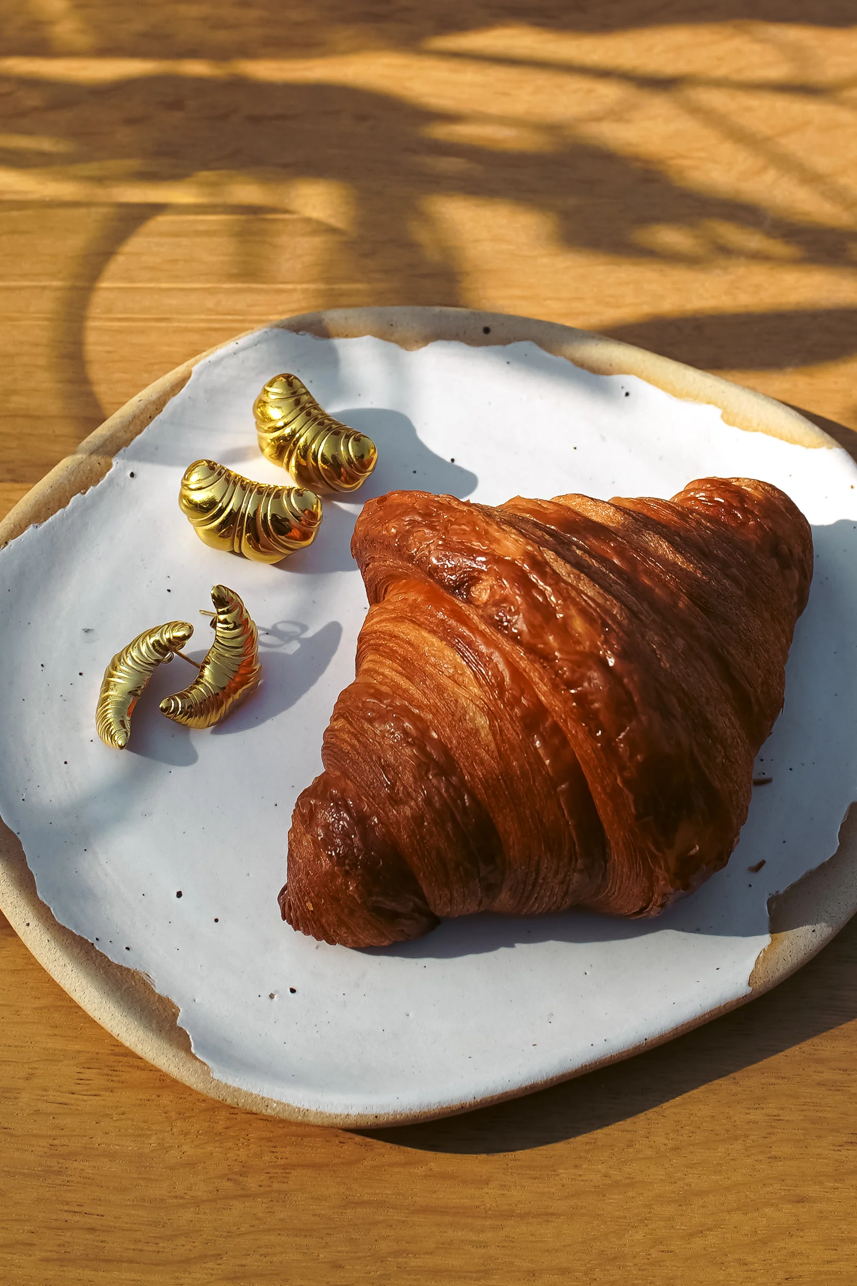 BOLD CROISSANT. earrings - Image 2