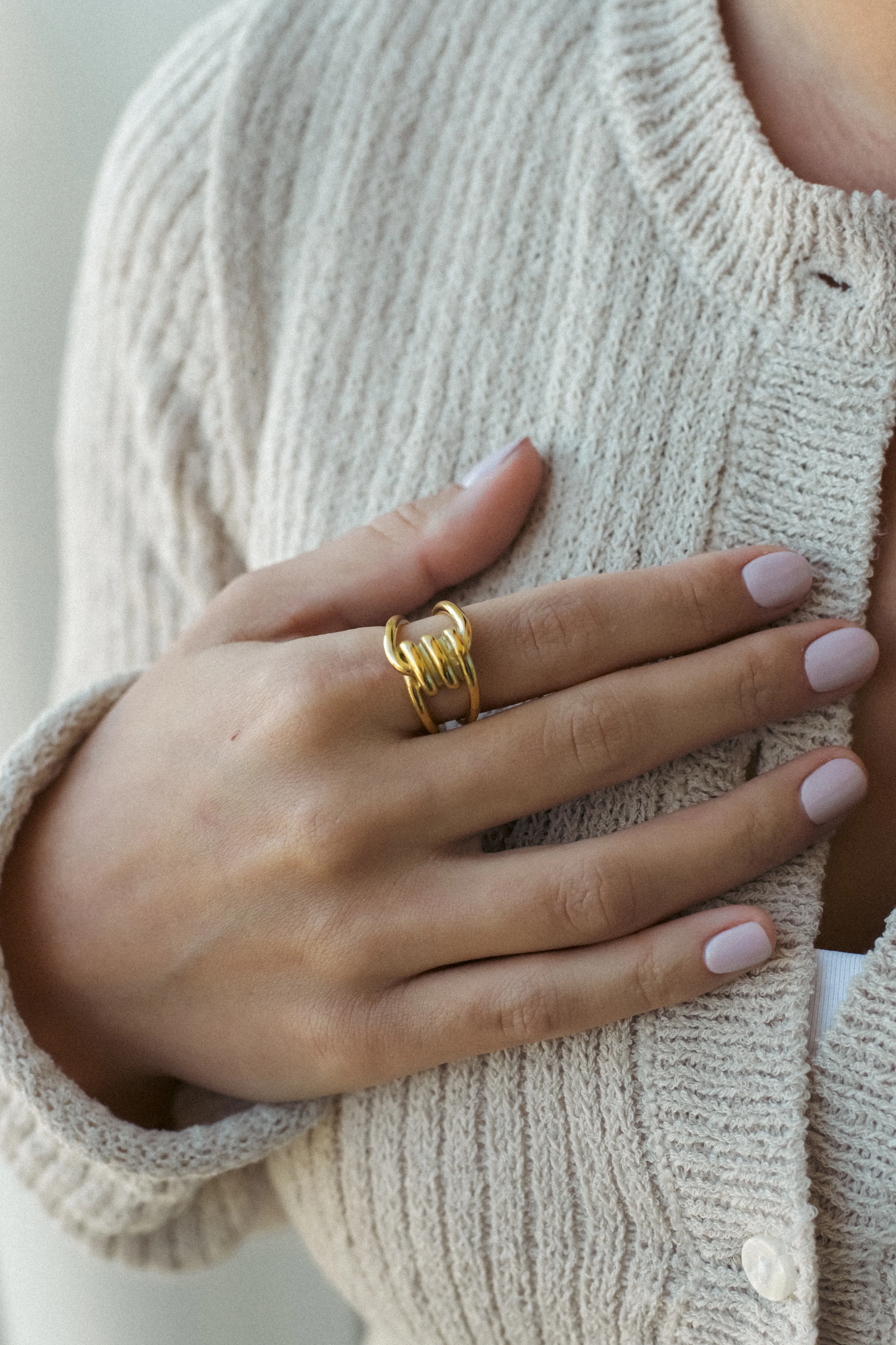 ETERNAL TWIST RING. - Image 3