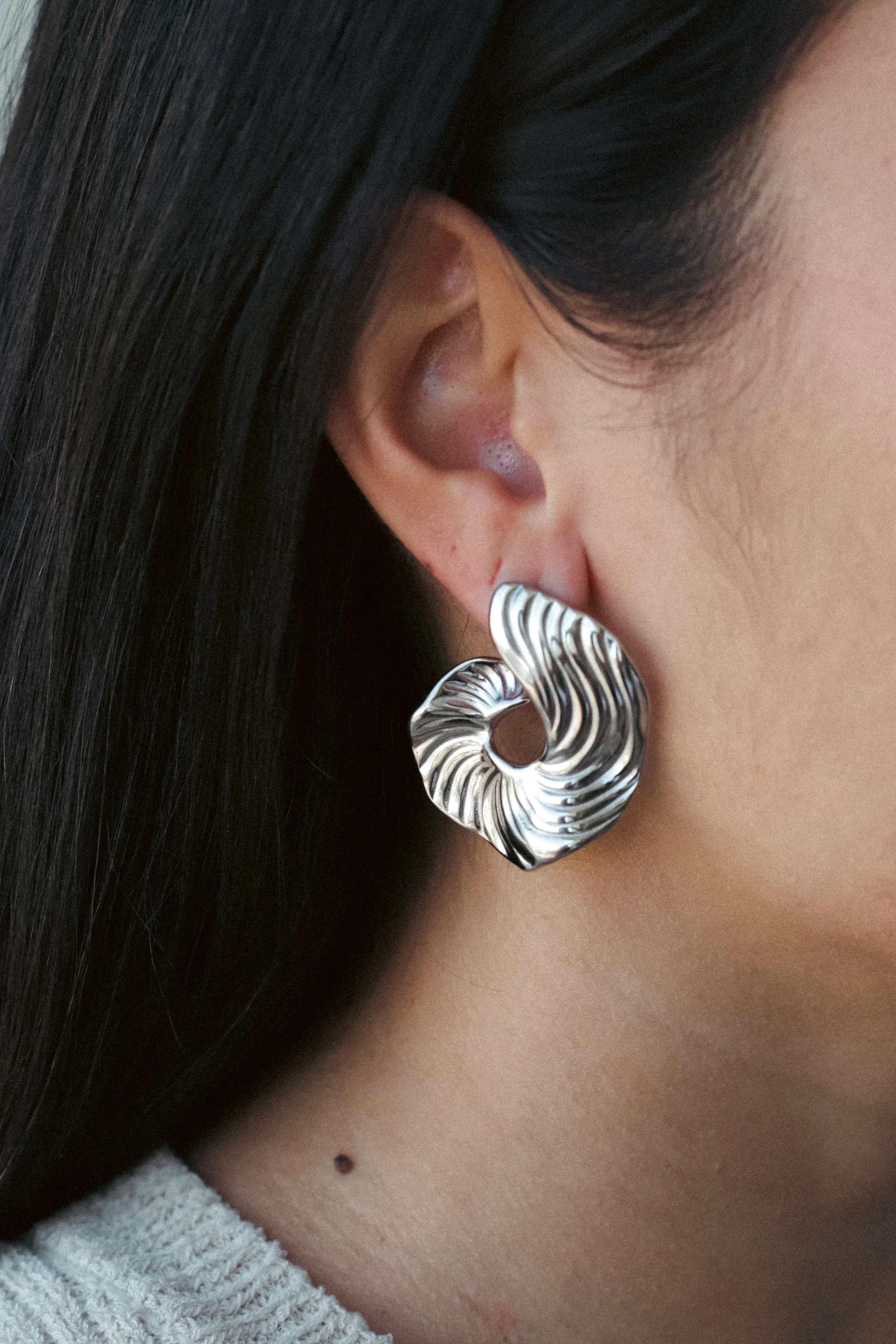 FLOWING SWIRL HOOPS. - Image 6