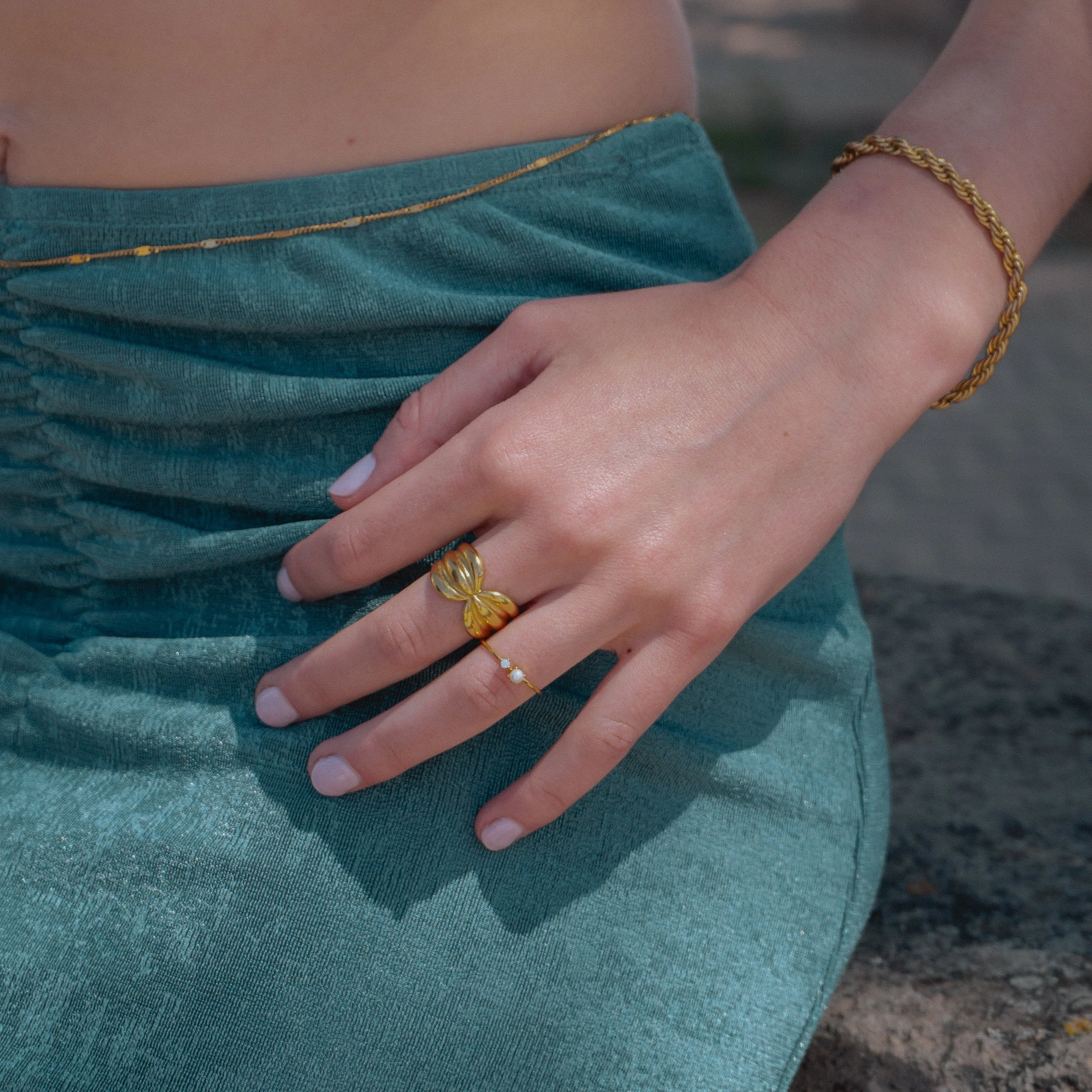 SHIMMER. - Image 2