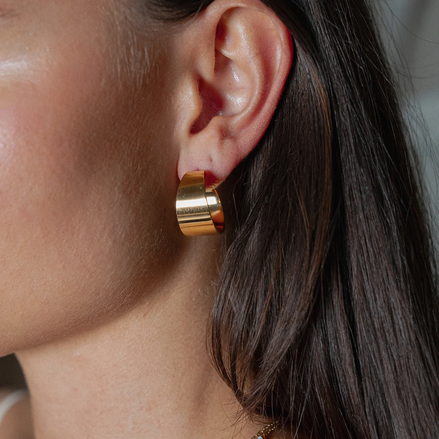 SLEEK. - Image 2